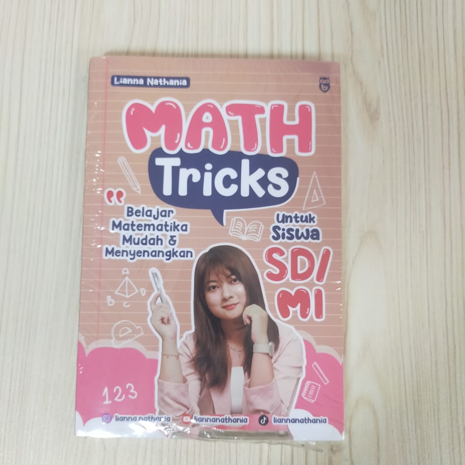 MATH TRICKS: BELAJAR MATEMATIKA MUDAH & MENYENANGKAN UNTUK SISWA SD/MI